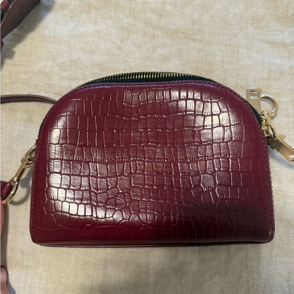 Marc Jacobs Burgundy Crossbody Bag - Picture 5 of 8